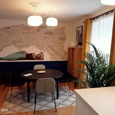 Du 31 - Centre - 2e Etage - 50 M2 *